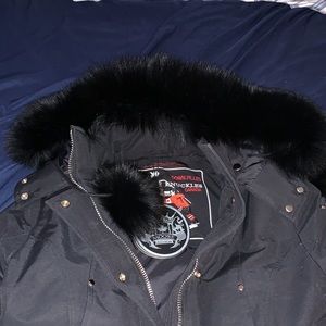 Womens parka trim moose knuckle. Worn twice tags still attached
